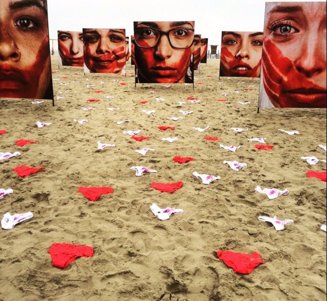 Τα ματωμένα εσώρουχα της Κόπα Καμπάνα -Μια σοκαριστική κίνηση για τη σεξουαλική βία [εικόνες] | iefimerida.gr 2