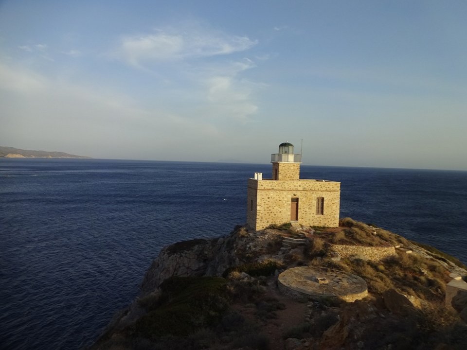 Ιος: 13,5 χιλιόμετρα μαγευτικής πεζοπορίας- Ανάμεσα σε θυμάρια, αμάραντους και απόμερες παραλίες [εικόνες] | iefimerida.gr 6