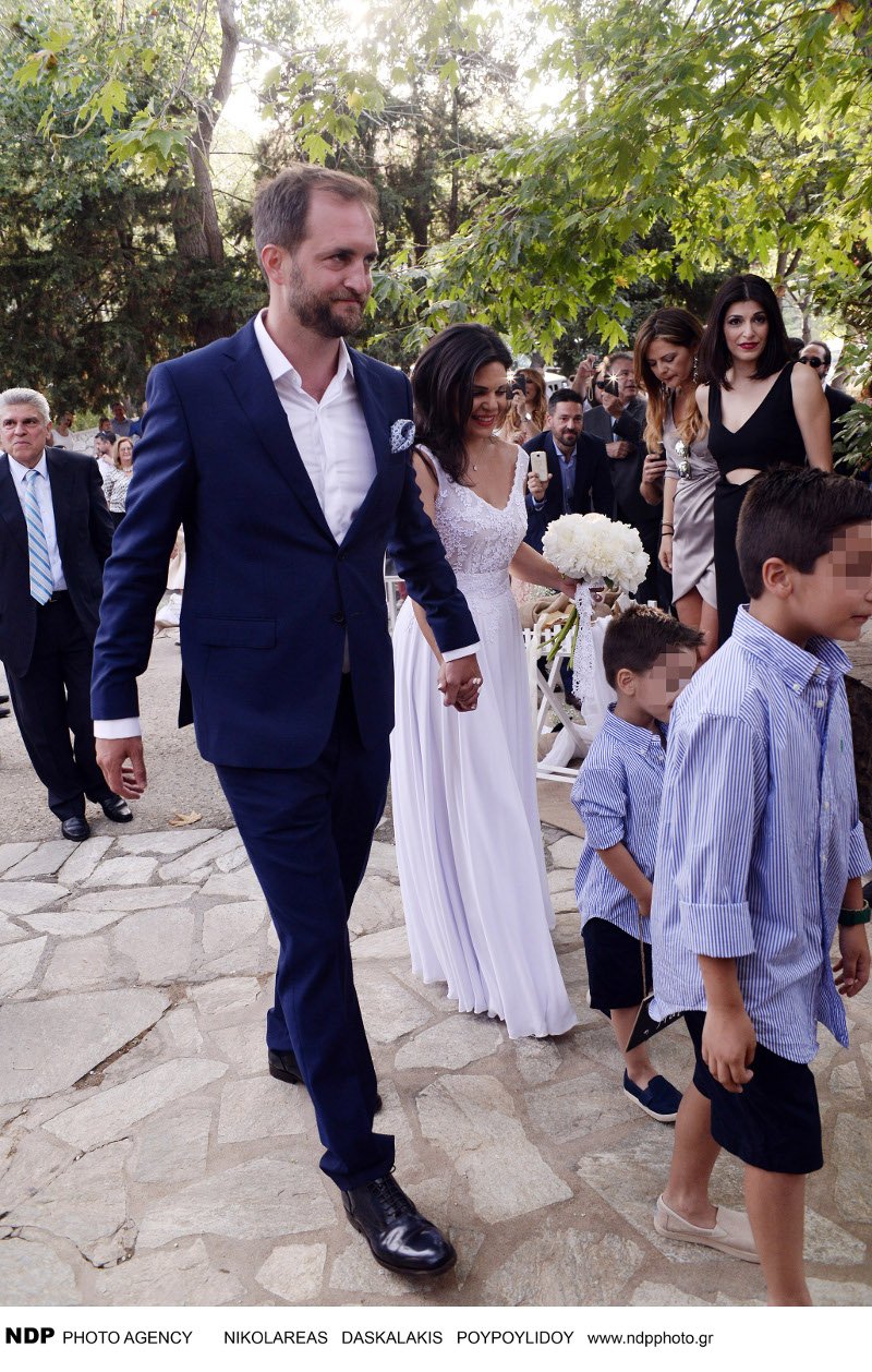 Ο καλοκαιρινός γάμος της Μαρίνας Ασλάνογλου -Παντρεύτηκε τον αγαπημένο της στη Σκιάθο [εικόνες] | iefimerida.gr 5