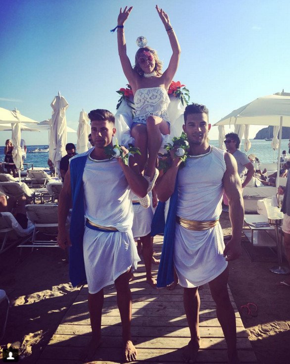 Μαριάννα Γουλανδρή-Φίλιππος Λαιμός: Το ξέφρενο πάρτι χλιδής στην Ιμπιζα [εικόνες] | iefimerida.gr 5