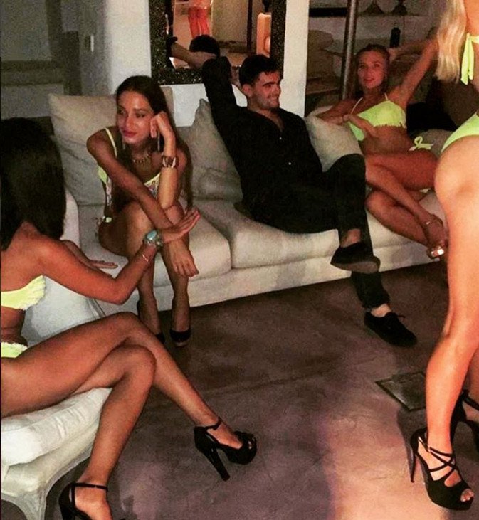 Μαριάννα Γουλανδρή-Φίλιππος Λαιμός: Το ξέφρενο πάρτι χλιδής στην Ιμπιζα [εικόνες] | iefimerida.gr 13