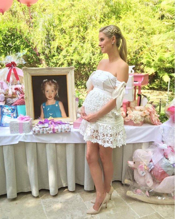 Το λαμπερό baby shower πάρτι της Νίκι Χίλτον -Το ετοίμασε η Πάρις [εικόνες] | iefimerida.gr 3