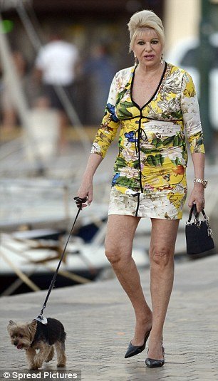 To απίστευτο μίνι φόρεμα της Ιβάνα Τραμπ, στα 67 της [εικόνες] | iefimerida.gr 2