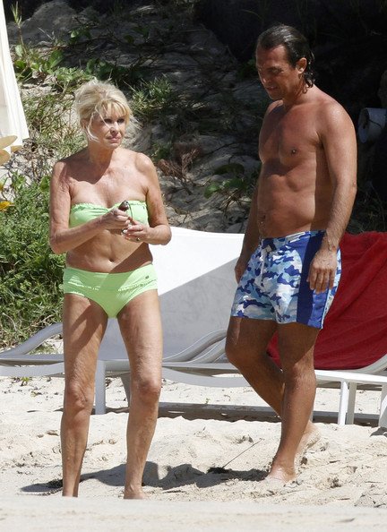 To απίστευτο μίνι φόρεμα της Ιβάνα Τραμπ, στα 67 της [εικόνες] | iefimerida.gr 5