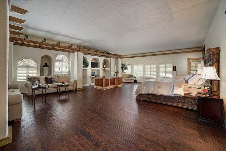 Η βίλα του θρύλου της ποπ Μάικλ Τζάκσον στο Λας Βέγκας βγήκε προς πώληση [εικόνες & βίντεο] | iefimerida.gr 8