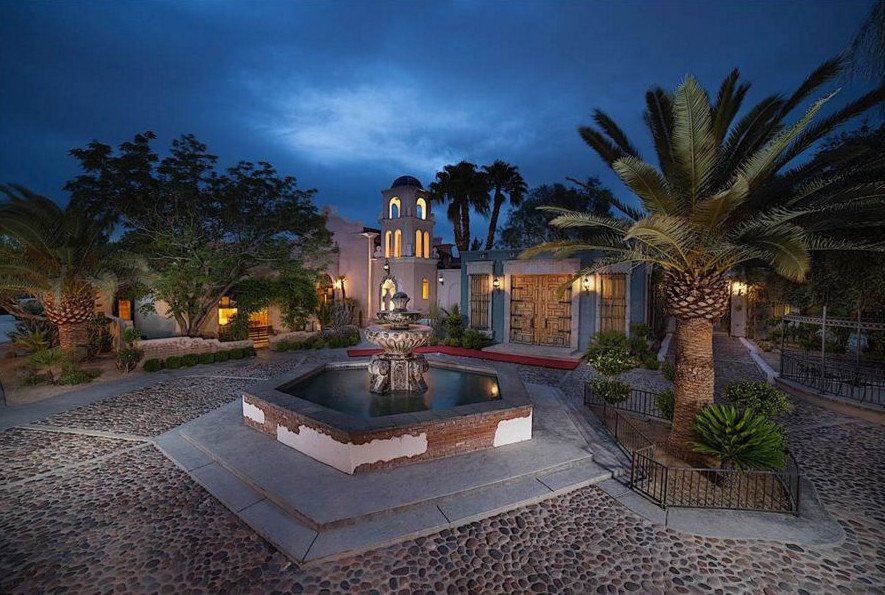 Η βίλα του θρύλου της ποπ Μάικλ Τζάκσον στο Λας Βέγκας βγήκε προς πώληση [εικόνες & βίντεο] | iefimerida.gr 12