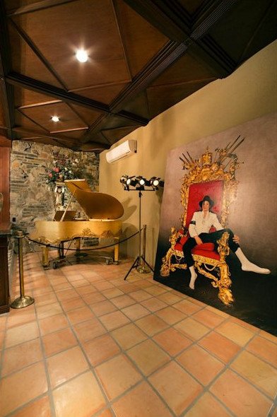 Η βίλα του θρύλου της ποπ Μάικλ Τζάκσον στο Λας Βέγκας βγήκε προς πώληση [εικόνες & βίντεο] | iefimerida.gr 16