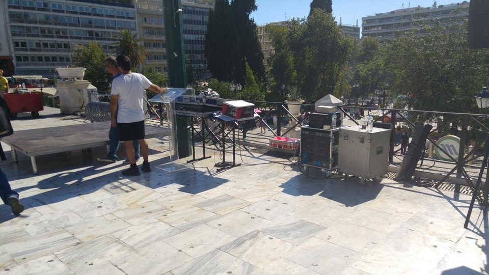 Συγκέντρωση «Παραιτηθείτε» -Χιλιάδες πολίτες στο Σύνταγμα [εικόνες & βίντεο] | iefimerida.gr 32