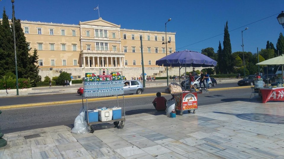 Συγκέντρωση «Παραιτηθείτε» -Χιλιάδες πολίτες στο Σύνταγμα [εικόνες & βίντεο] | iefimerida.gr 34