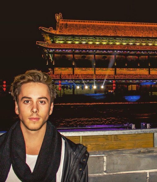 Επάγγελμα, γιος πρωθυπουργού: Η πολυτελής ζωή του Μαξ Κέι [εικόνες] | iefimerida.gr 3