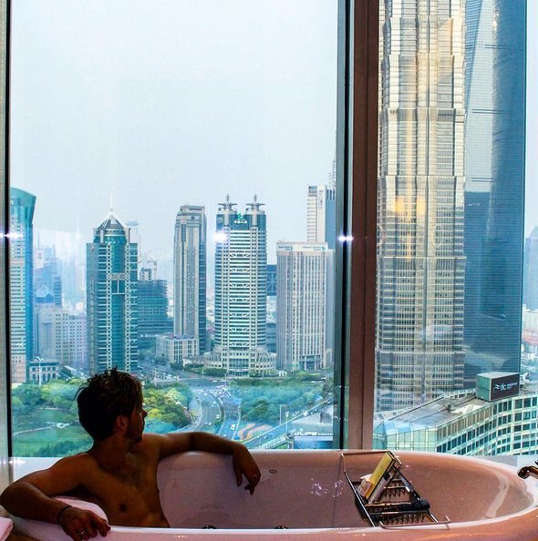 Επάγγελμα, γιος πρωθυπουργού: Η πολυτελής ζωή του Μαξ Κέι [εικόνες] | iefimerida.gr 4