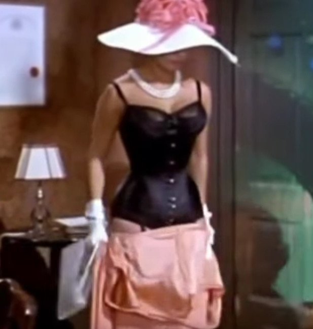 Στο σφυρί το θρυλικό ροζ φόρεμα της Σοφία Λόρεν -Από το στριπτίζ στον γιατρό [βίντεο] | iefimerida.gr 0