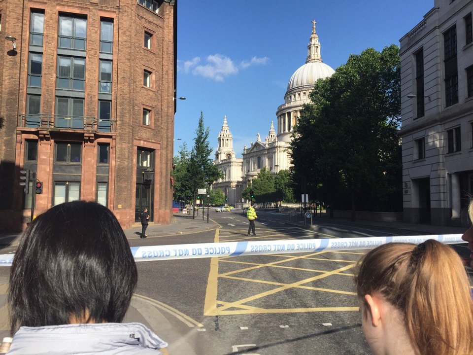 Συναγερμός στο Λονδίνο: Υποπτο πακέτο στο κέντρο, έγινε ελεγχόμενη έκρηξη [εικόνες] | iefimerida.gr 0