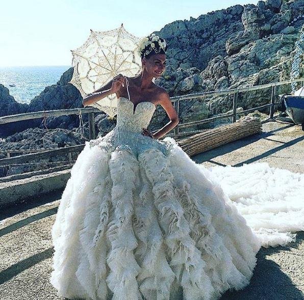 Πώς είναι να παντρεύεται μια στιλίστρια της Vogue -Ζηλεύει ο πλανήτης! [εικόνες] | iefimerida.gr 9