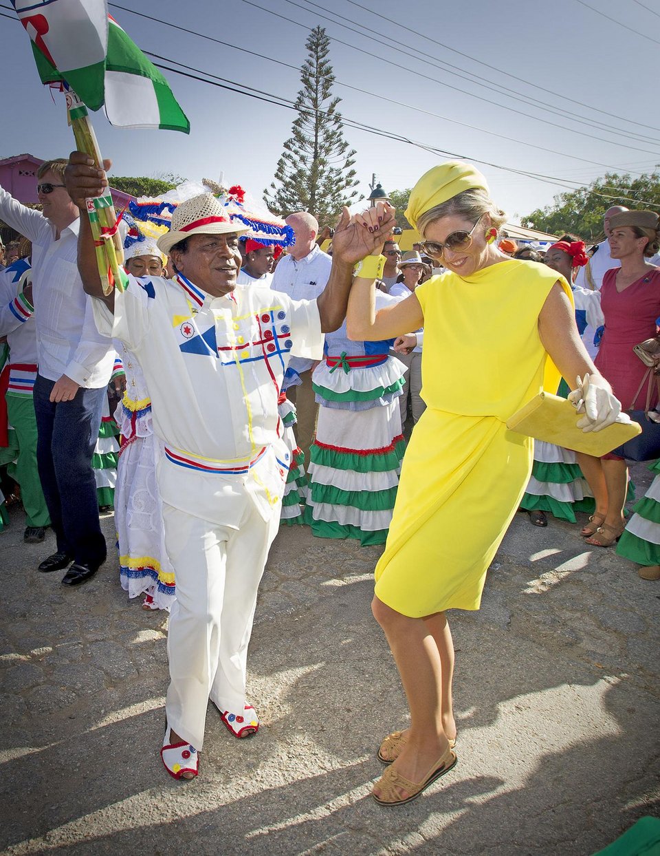 Oι βασιλιάδες τρελάθηκαν! –Δείτε τα καμώματα της βασίλισσας της Ολλανδίας [εικόνες] | iefimerida.gr 10