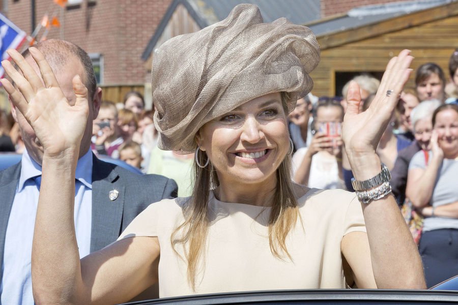 Oι βασιλιάδες τρελάθηκαν! –Δείτε τα καμώματα της βασίλισσας της Ολλανδίας [εικόνες] | iefimerida.gr 1