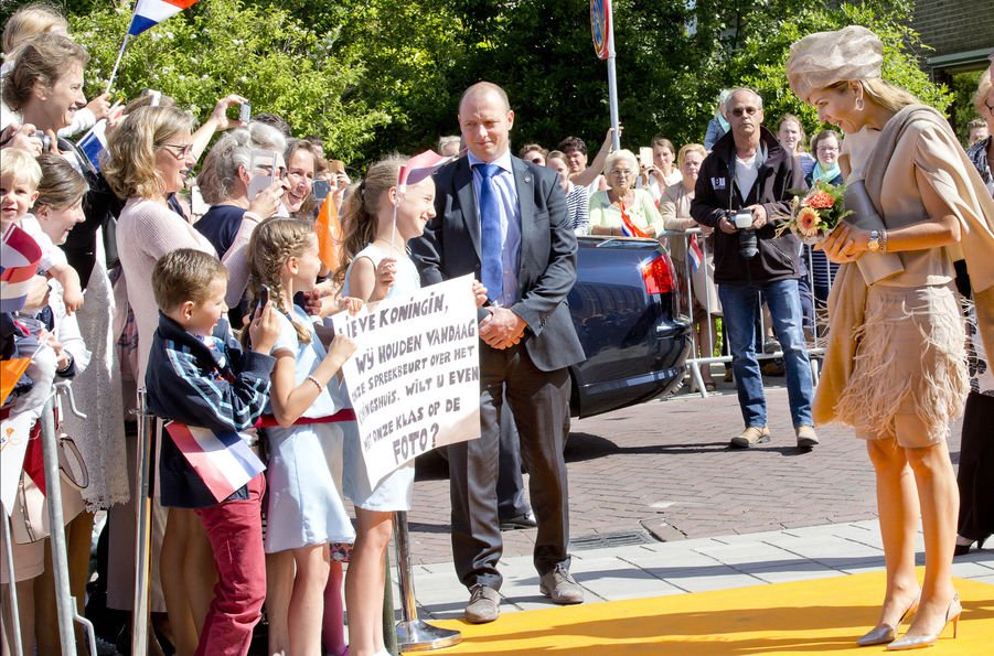 Oι βασιλιάδες τρελάθηκαν! –Δείτε τα καμώματα της βασίλισσας της Ολλανδίας [εικόνες] | iefimerida.gr 3