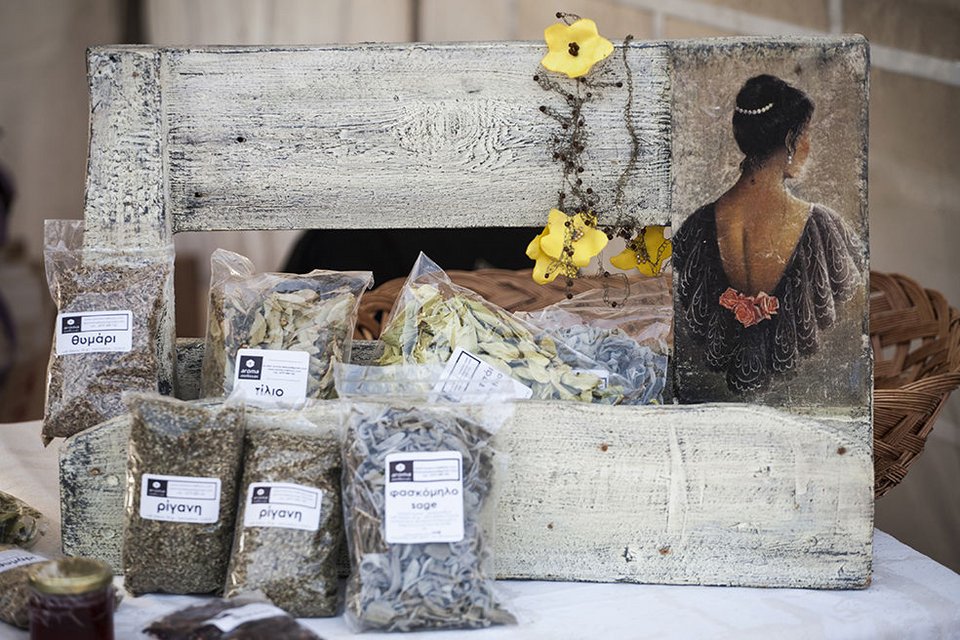 Meet Market -Το πιο ζωντανό μπαζάρ της Αθήνας, εκεί που τα βρίσκει κανείς όλα [εικόνες] | iefimerida.gr 13