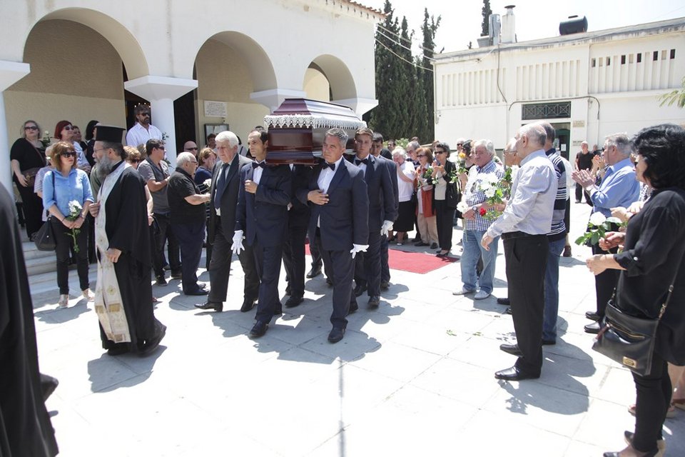 Το τελευταίο αντίο στον αξέχαστο ηθοποιό Γιάννη Μιχαλόπουλο [εικόνες] | iefimerida.gr 6