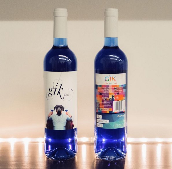 Ξεχάστε το κόκκινο και το λευκό -Το νέο κρασί είναι μπλε [εικόνες] | iefimerida.gr 1