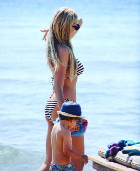 Το αγαλματένιο κορμί της Νάταλι Θάνου [εικόνες]  | iefimerida.gr 2