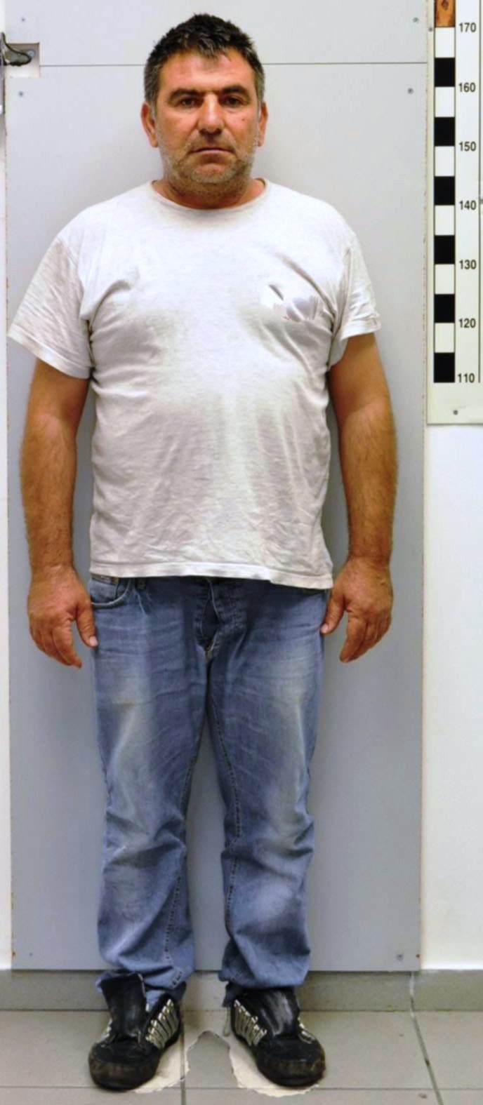 Αυτός είναι ο Αλβανός παιδόφιλος με το ποδήλατο που παρενόχλησε 27 μαθήτριες [εικόνες] | iefimerida.gr 0