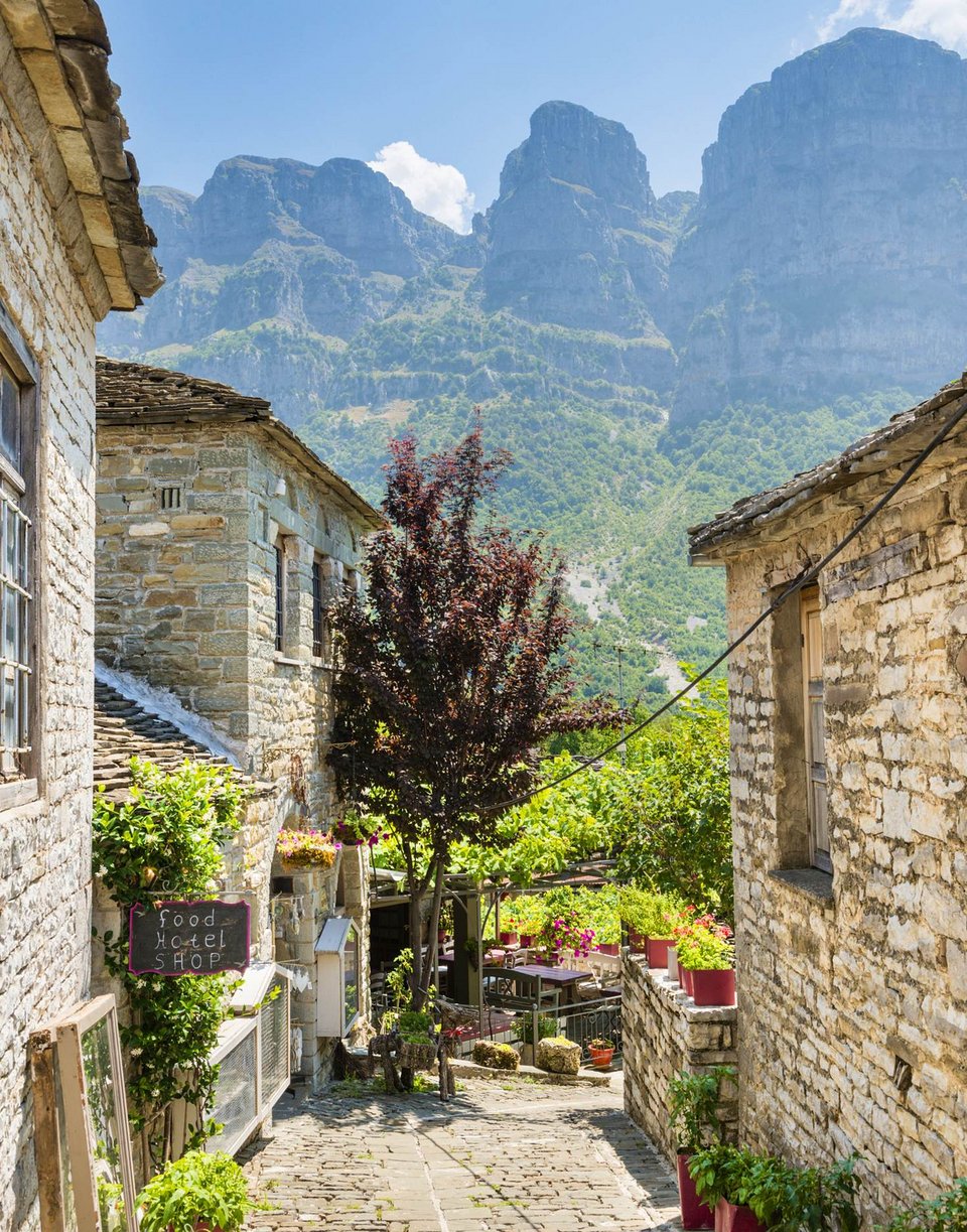 Το Lonely Planet υμνεί τα Ζαγοροχώρια: Περπάτησε τα πέτρινα μονοπάτια του [εικόνες] | iefimerida.gr 3