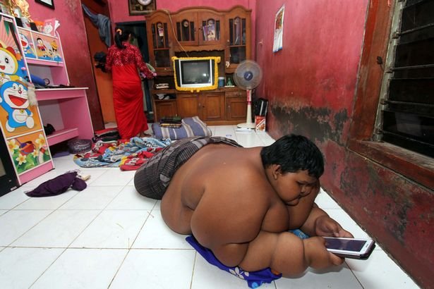 Το πιο χοντρό παιδί του κόσμου – Στα 10 του ζυγίζει 192 κιλά [εικόνες] | iefimerida.gr 4