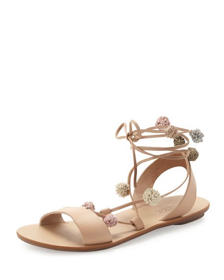 Σανδάλια με πομ πομ -Κάνουν θραύση, τα φοράνε όλες [εικόνες] | iefimerida.gr 1