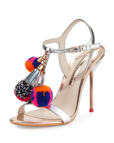 Σανδάλια με πομ πομ -Κάνουν θραύση, τα φοράνε όλες [εικόνες] | iefimerida.gr 5