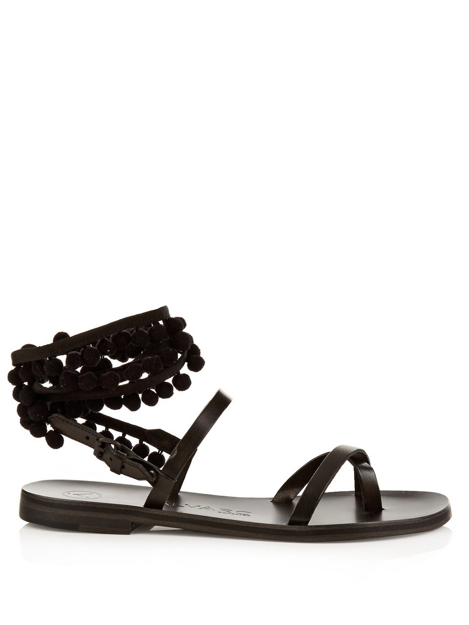 Σανδάλια με πομ πομ -Κάνουν θραύση, τα φοράνε όλες [εικόνες] | iefimerida.gr 8