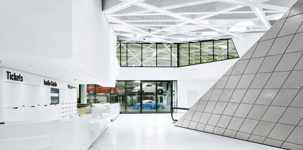 Μουσείο Porsche, άλλη εμπειρία -Γλυπτά με Carrera 911 [εικόνες] | iefimerida.gr 2