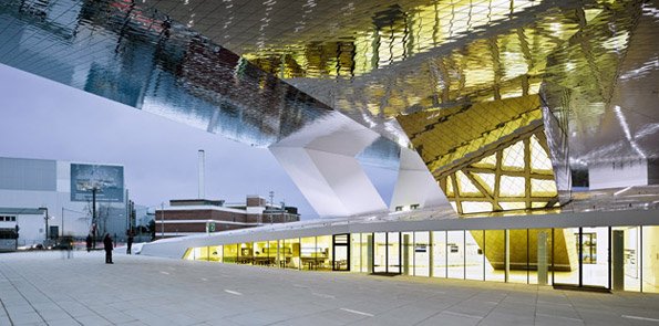 Μουσείο Porsche, άλλη εμπειρία -Γλυπτά με Carrera 911 [εικόνες] | iefimerida.gr 1