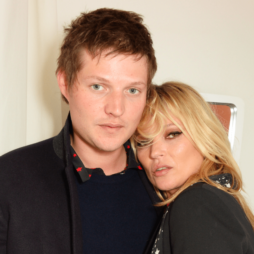 Η Κέιτ Μος μεγάλωσε δραματικά -Δείτε την με τα εσώρουχα στη Βενετία [εικόνες] | iefimerida.gr 10