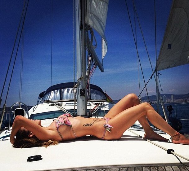 Οι σέξι γυναίκες του EURO - Οι καλλονές σύντροφοι των ποδοσφαιριστών [εικόνες] | iefimerida.gr 5