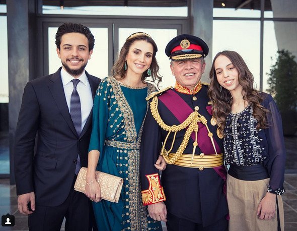 Η βασίλισσα Ράνια της Ιορδανίας σε μια πραγματικά βασιλική εμφάνιση [εικόνες] | iefimerida.gr 2