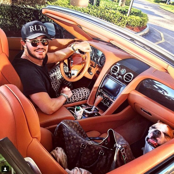 Ποια πλουσιόπαιδα; Οι πλούσιοι γονείς κάνουν μπάνιο με δολάρια, σαν τον Σκρουτζ [εικόνες] | iefimerida.gr 10