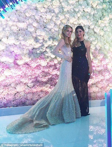 Εξωπραγματική χλιδή σε γάμο 2 εκατ. δολ. -Τρία νυφικά, φαντασμαγορικό πάρτι [εικόνες] | iefimerida.gr 1