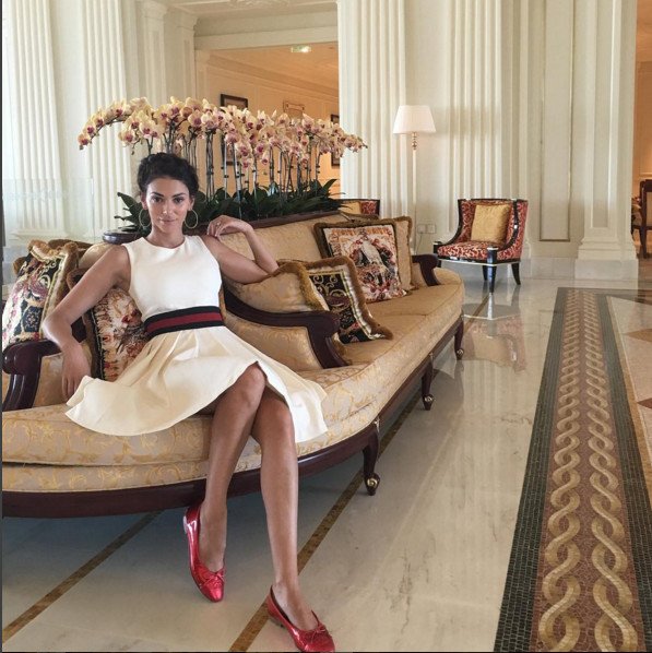 Η σέξι Γεωργία Σάλπα έκανε δίδυμα με παρένθετη μητέρα [εικόνες] | iefimerida.gr 0