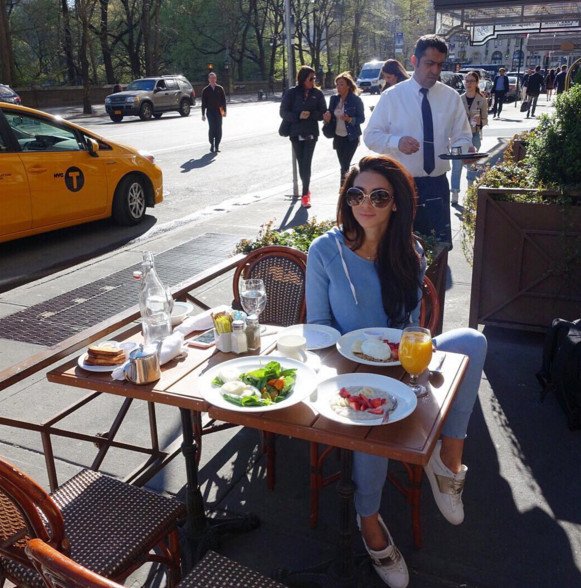 Η σέξι Γεωργία Σάλπα έκανε δίδυμα με παρένθετη μητέρα [εικόνες] | iefimerida.gr 12