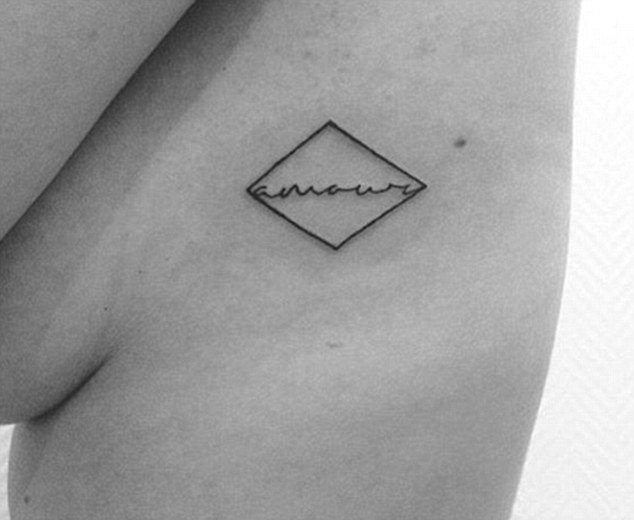 Τατουάζ δίπλα στο στήθος -Σέξι, μικροσκοπικά και προκλητικά [εικόνες] | iefimerida.gr 8