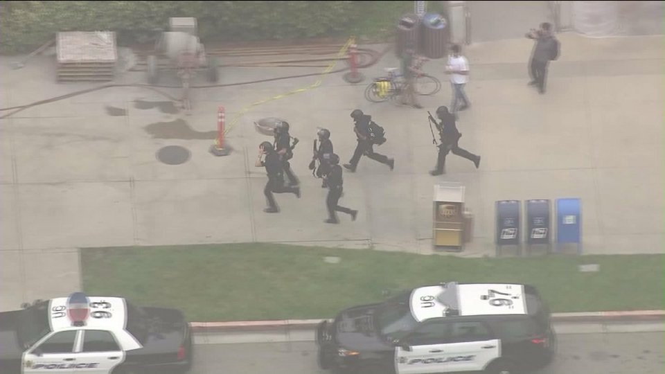 Πυροβολισμοί στο UCLA -Δυο νεκροί [εικόνες & βίντεο] | iefimerida.gr 0