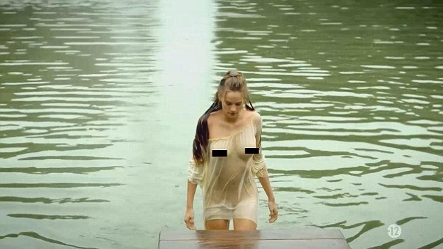 «Βερσαλλίες»: Η σειρά με τις προκλητικές σκηνές σεξ και βίας κάνει απόψε πρεμιέρα [εικόνες] | iefimerida.gr 0