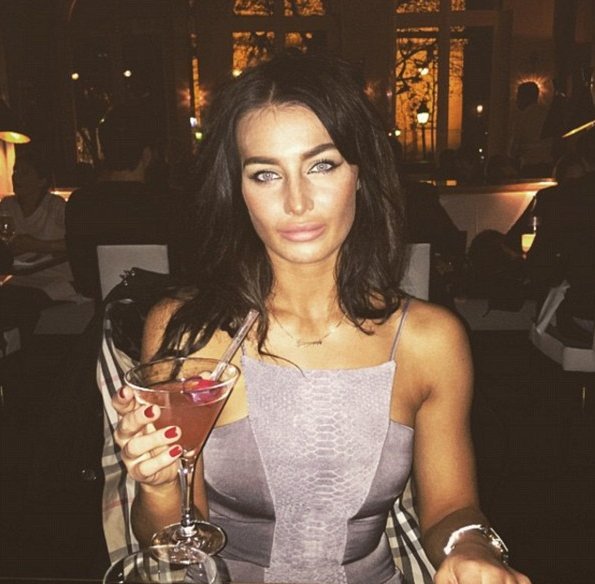 Οι σέξι γυναίκες του EURO - Οι καλλονές σύντροφοι των ποδοσφαιριστών [εικόνες] | iefimerida.gr 22