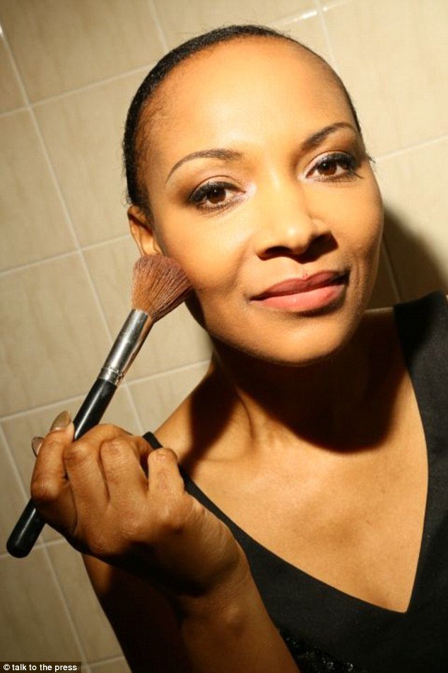 Είναι 50 χρονών αλλά όλοι την περνούν για 30άρα -Το απίστευτο μυστικό της [εικόνες] | iefimerida.gr 4