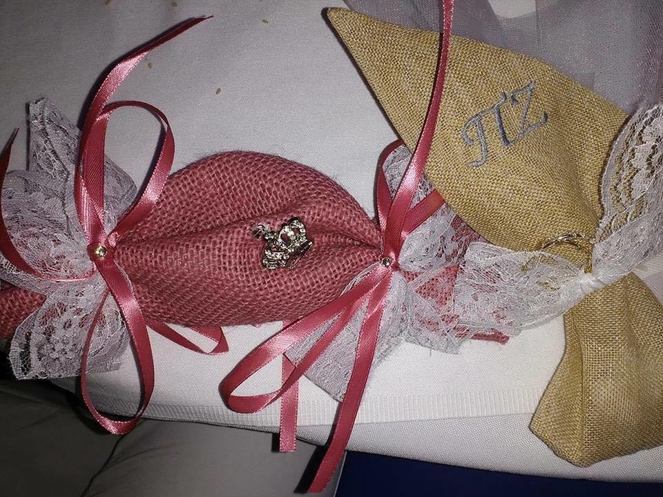 Ο γεμάτος γκλίτερ γάμος των Παναγιώτη Ταχτσίδη-Ζέτας Θεοδωροπούλου -Με τιάρα η νύφη! [εικόνες] | iefimerida.gr 2