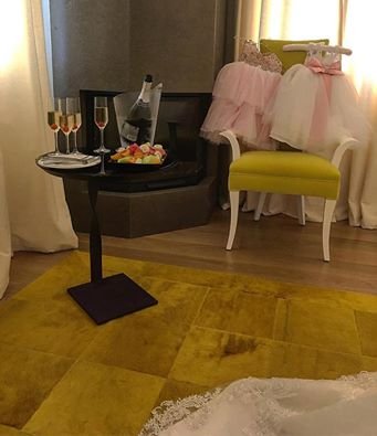 Ο γεμάτος γκλίτερ γάμος των Παναγιώτη Ταχτσίδη-Ζέτας Θεοδωροπούλου -Με τιάρα η νύφη! [εικόνες] | iefimerida.gr 4