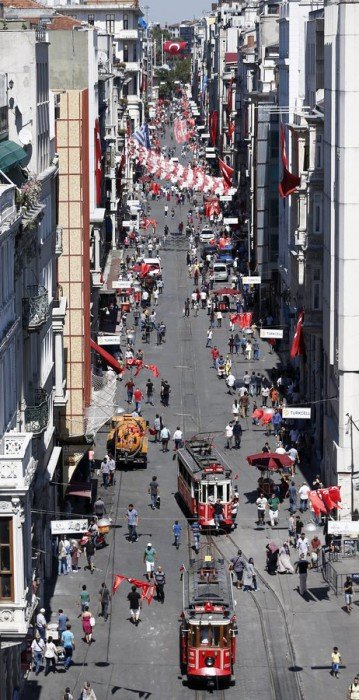 Η πρώτη ημέρα έκτακτης ανάγκης στην Κωνσταντινούπολη - Σημαίες, στρατός και... selfies [είκονες]  | iefimerida.gr 2
