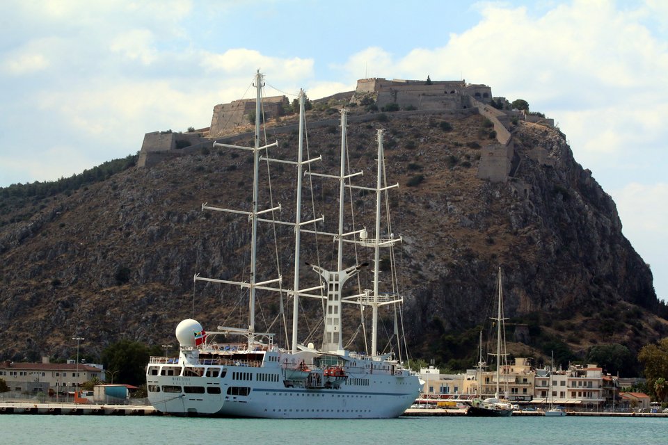 Το εντυπωσιακό ιστιοφόρο «Αστέρι του Ανέμου» στο λιμάνι του Ναυπλίου [εικόνες] | iefimerida.gr 2