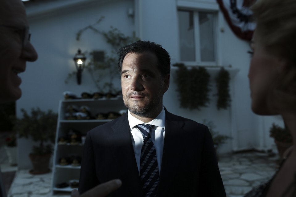 Το νέο λουκ του Αδωνι Γεωργιάδη και η εντυπωσιακή Ευγενία [εικόνες] | iefimerida.gr 1